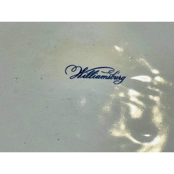 Colonial Williamsburg Delft Polychrome Chinoiserie 13" Round Platter - Picture 7 of 12